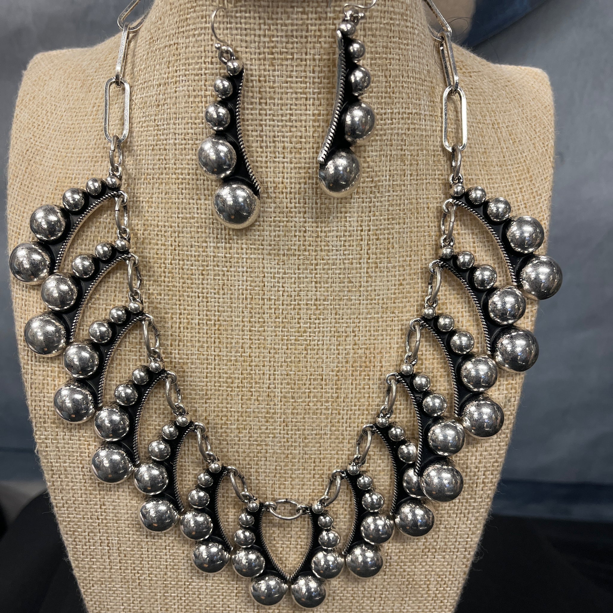 Silver/Black Beaded Necklace Set
