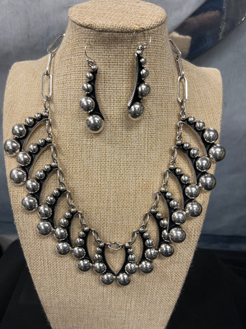 Silver/Black Beaded Necklace Set